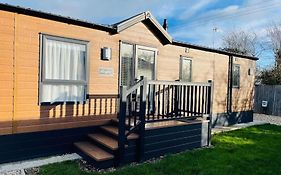 Carolina Lodge Holiday Home Near Evesham